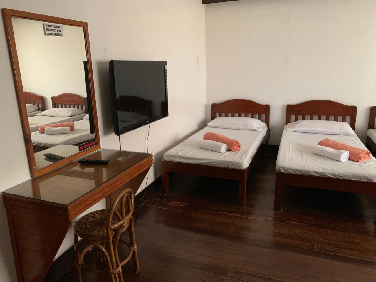 Matutina Pensionne Puerto Princesa Buitenkant foto
