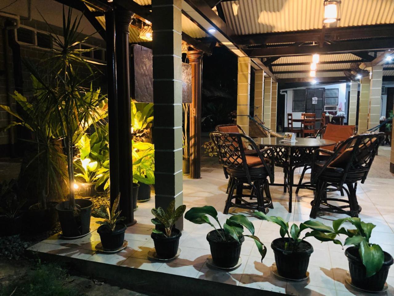 Matutina Pensionne Puerto Princesa Buitenkant foto