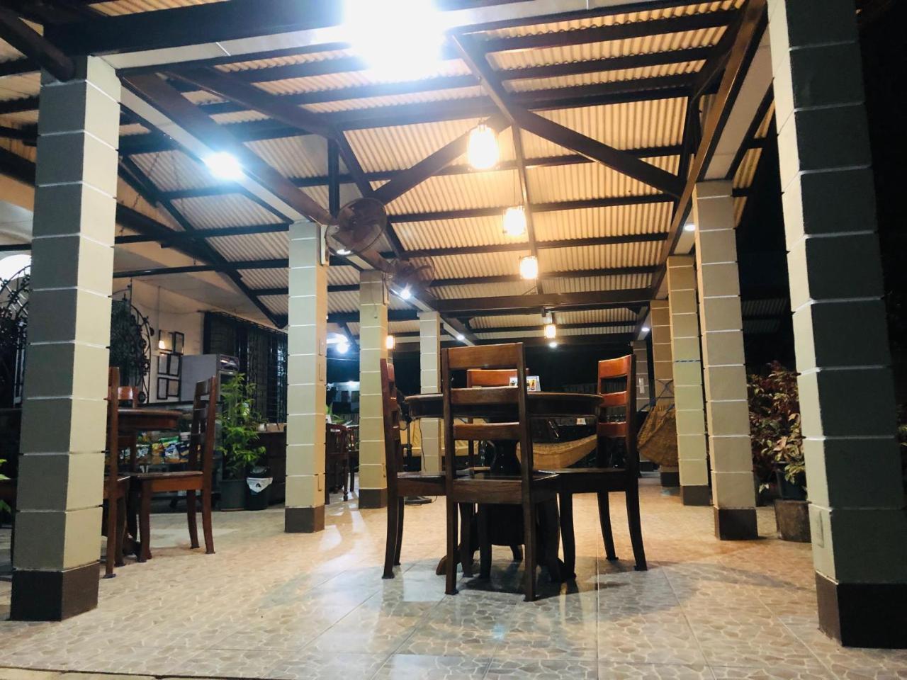 Matutina Pensionne Puerto Princesa Buitenkant foto